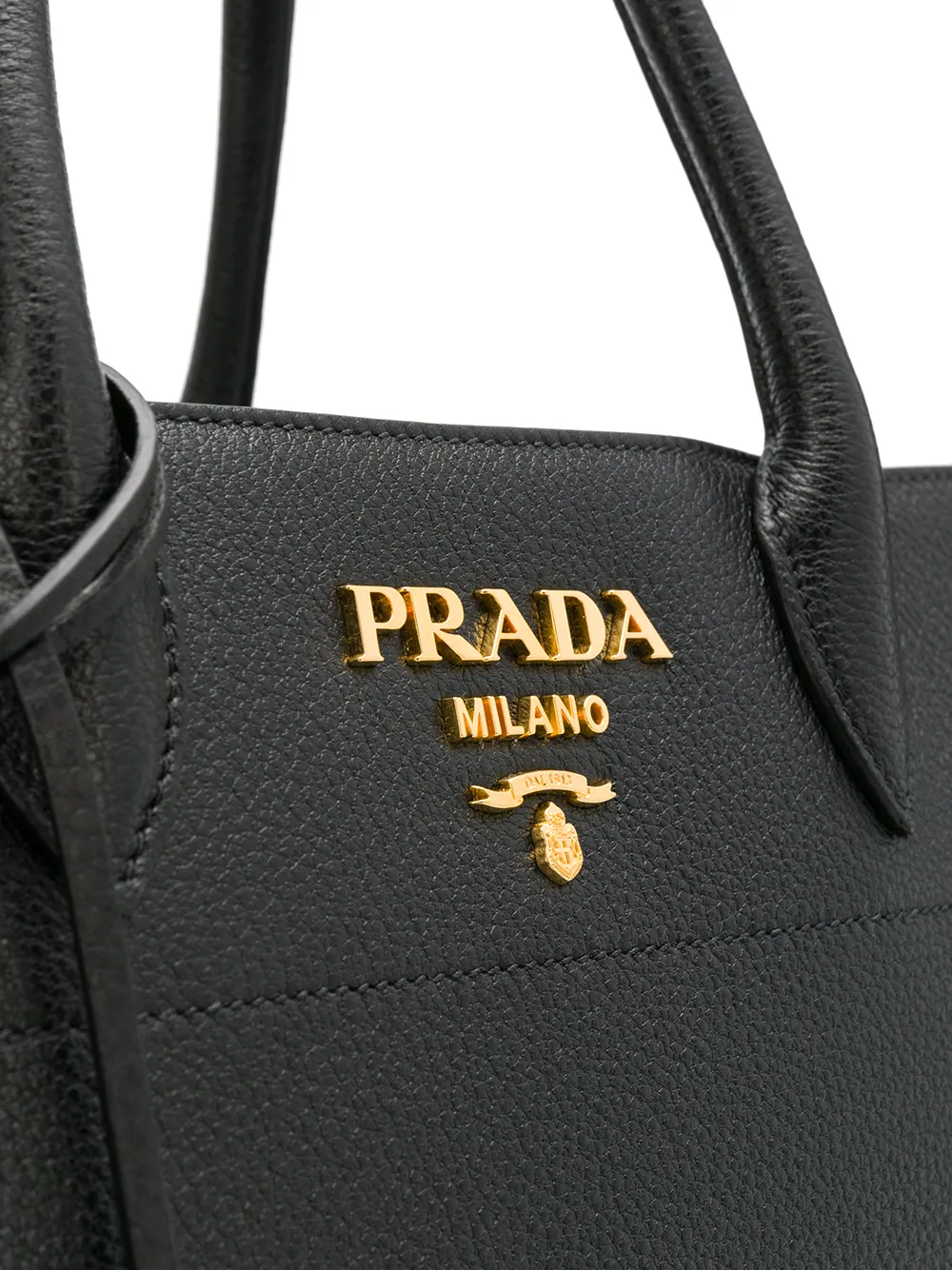 prada的logo标志有几种,prada标志logo图片 prada logo plaque tote bag