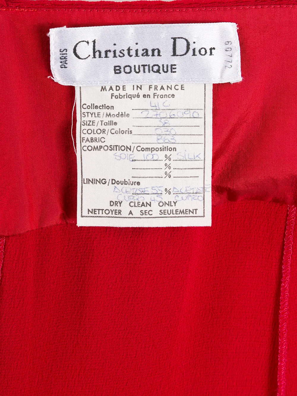 فستان بطبقات غير متساوي الطول 2000 من Christian Dior 2 فستان من Christian Dior