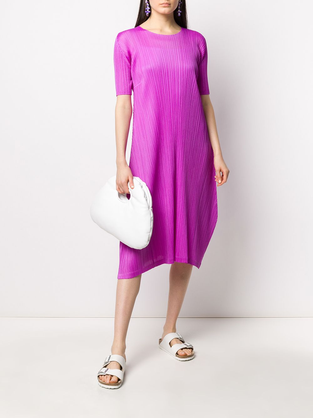 фото Pleats please issey miyake плиссированное платье-футболка длины миди