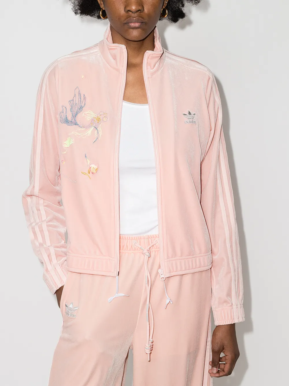 фото Adidas спортивная куртка из коллаборации с angel chen