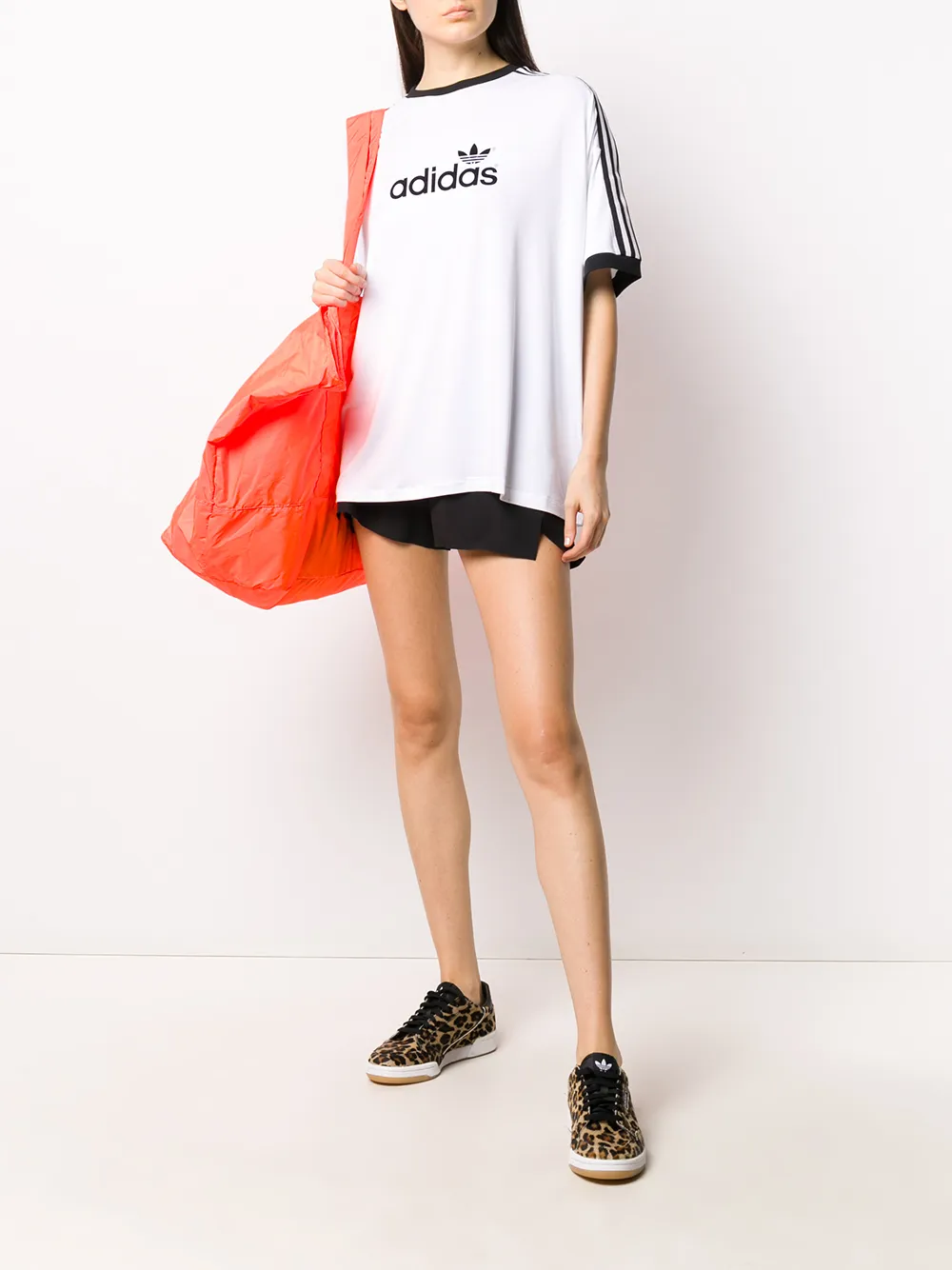 фото Adidas футболка оверсайз с логотипом