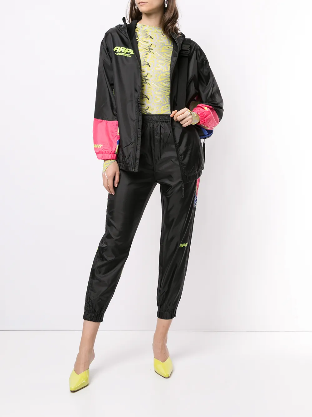 фото Aape by *a bathing ape® спортивные брюки с графичным принтом