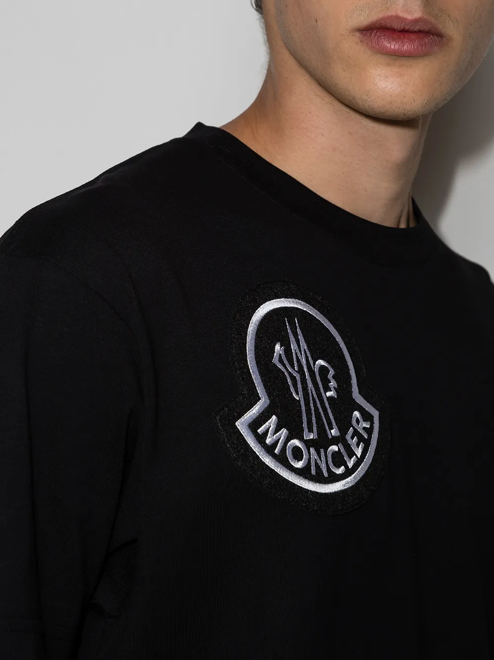 фото Moncler футболка с нашивкой-логотипом