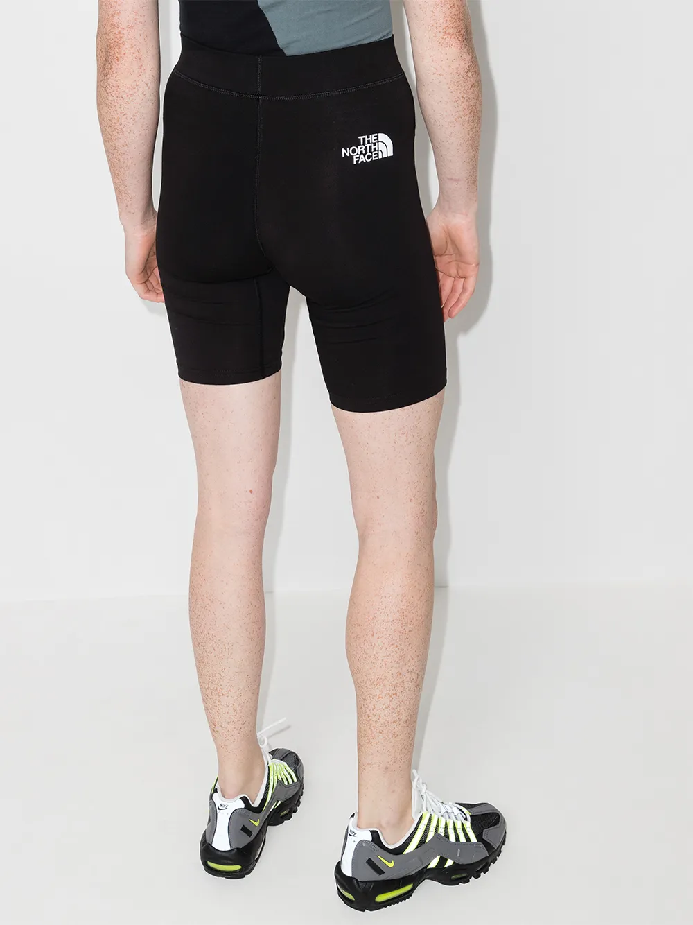 фото The north face спортивные шорты с логотипом