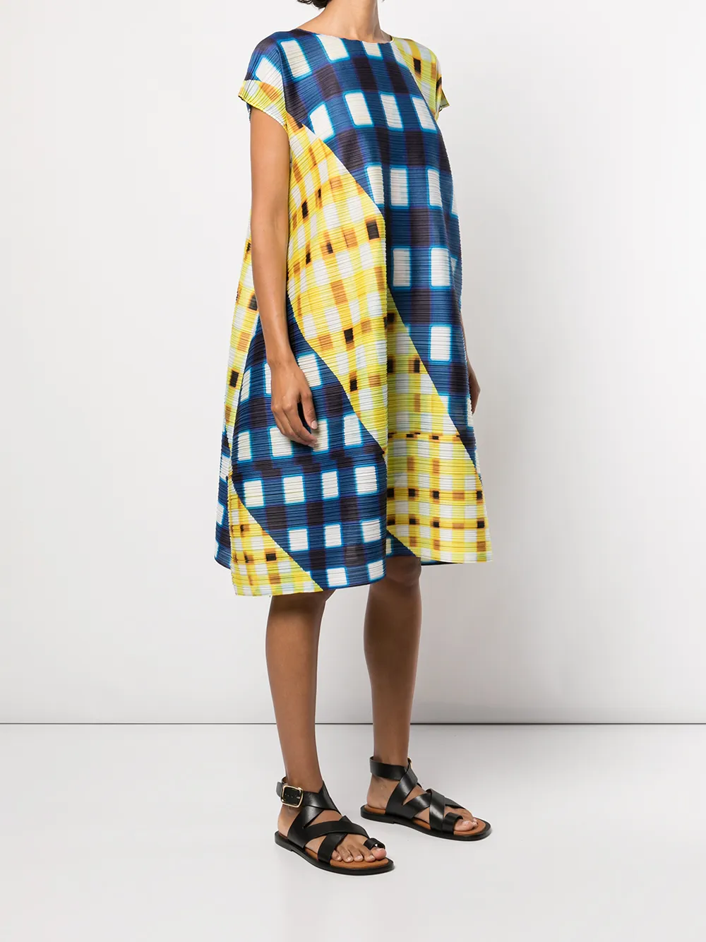 фото Pleats please issey miyake клетчатое платье миди со вставками
