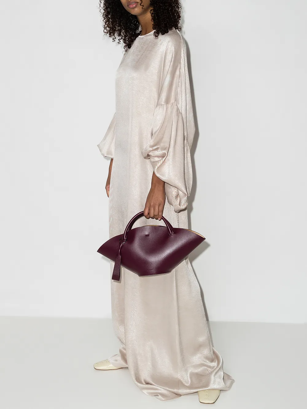 фото Sandra mansour платье макси с объемными рукавами