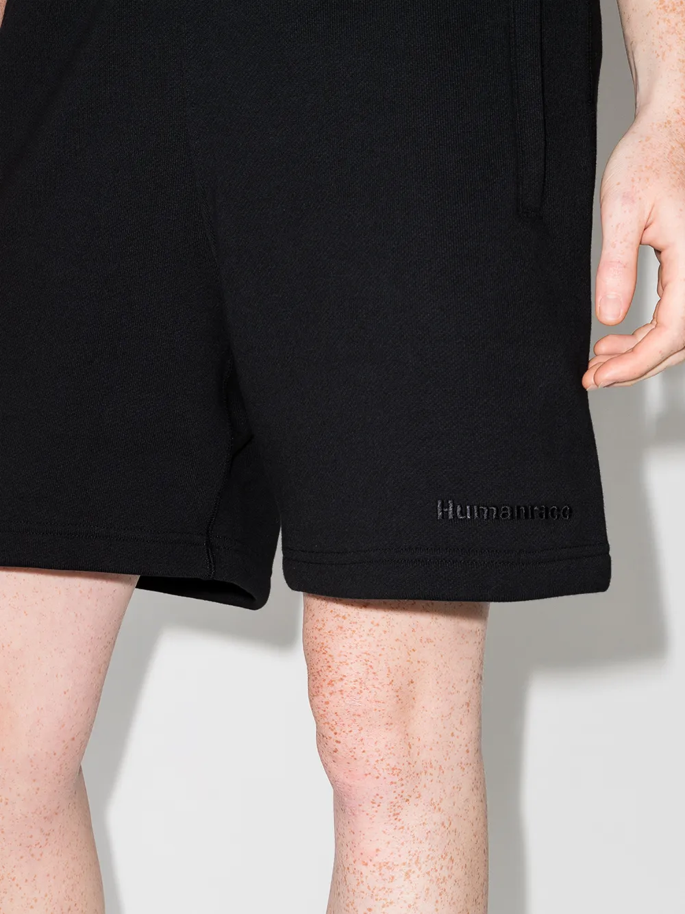 фото Adidas спортивные шорты из коллаборации с pharrell williams