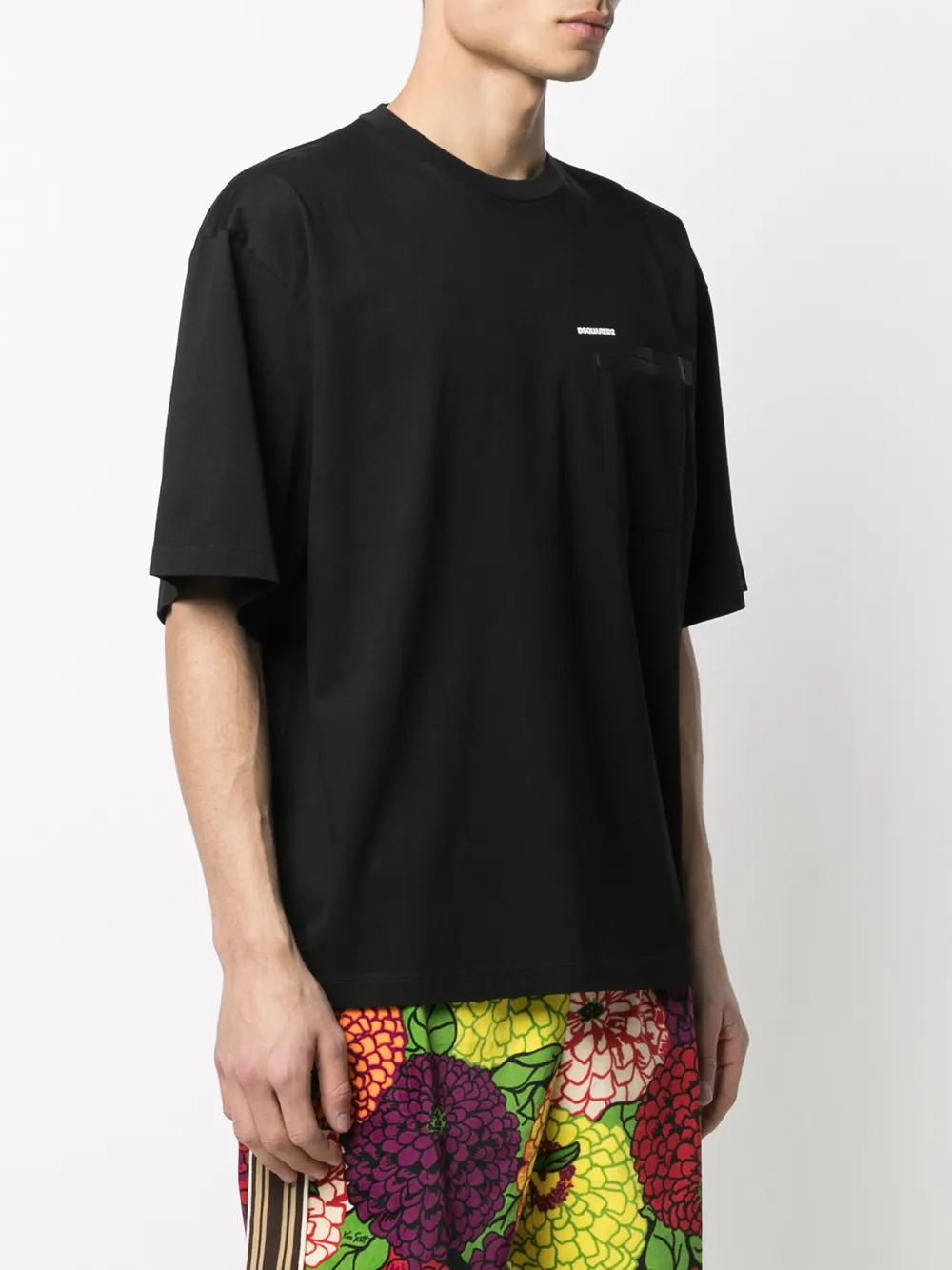 фото Dsquared2 футболка с накладным карманом и короткими рукавами