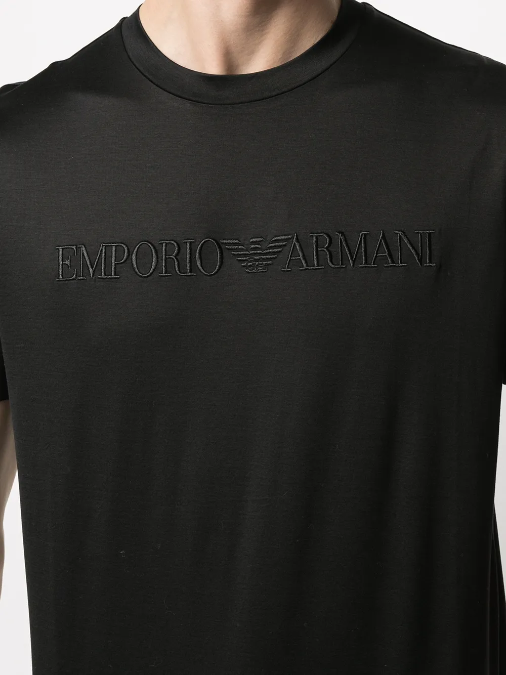 фото Emporio armani футболка с вышитым логотипом