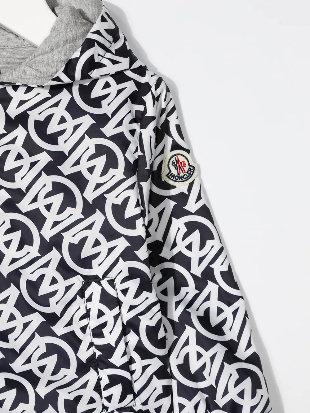 фото Moncler enfant куртка с монограммой