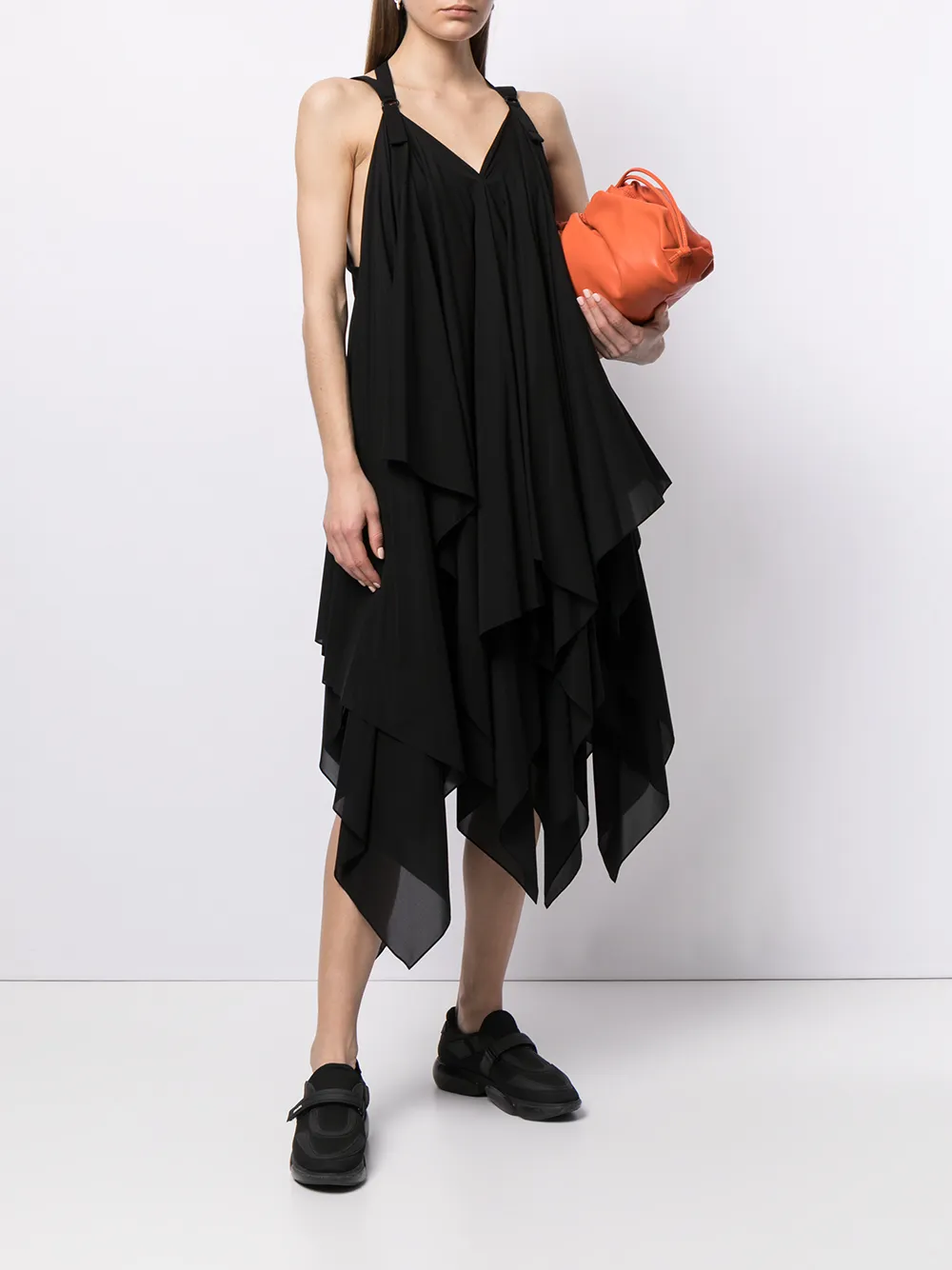 фото Issey miyake платье с вырезом халтер и драпировкой