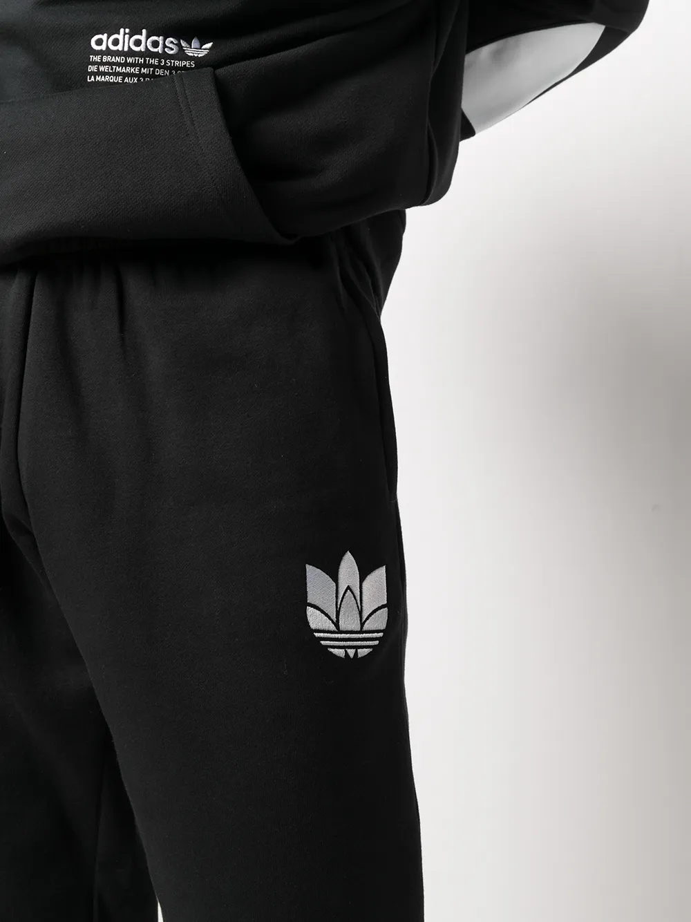 фото Adidas спортивные брюки с вышивкой