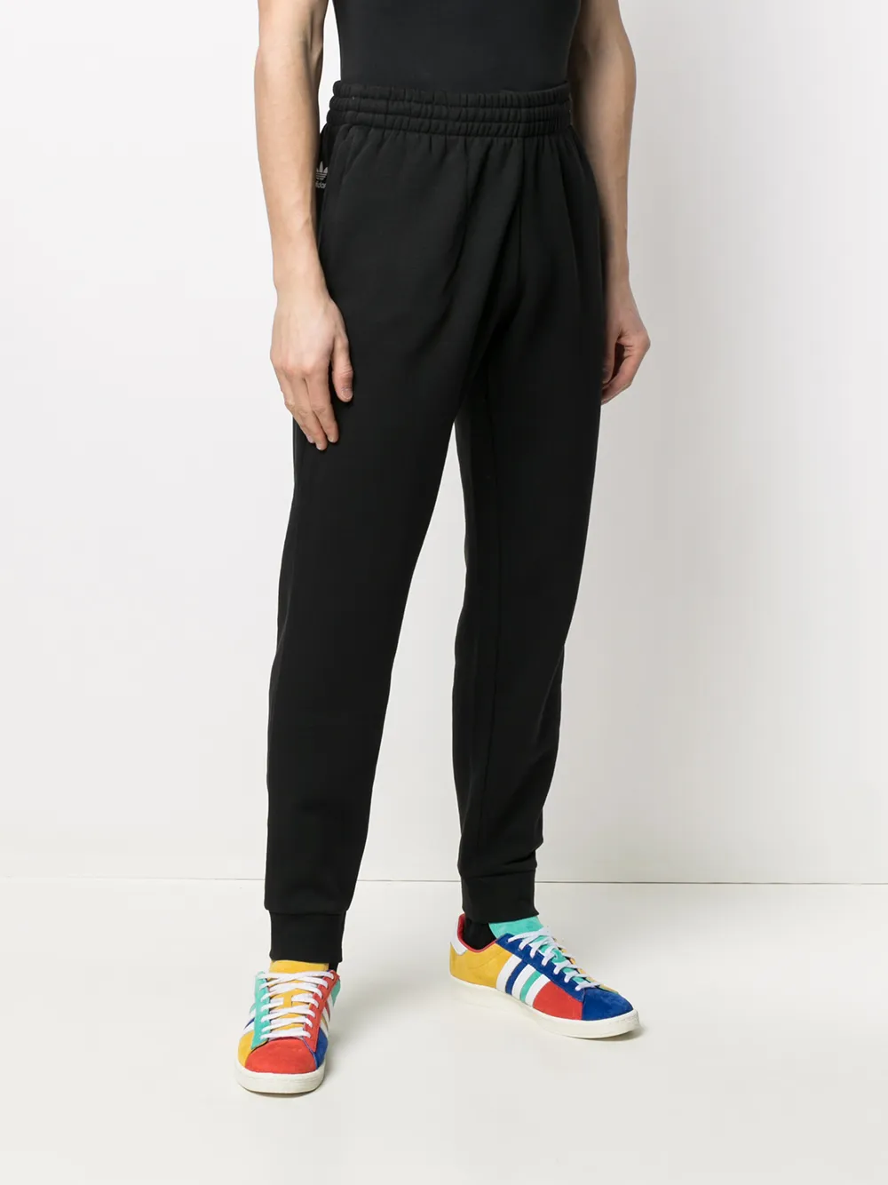 фото Adidas спортивные брюки с вышивкой