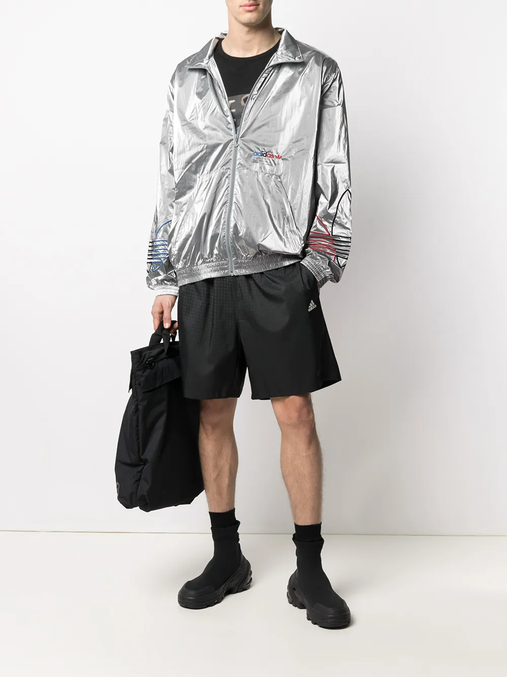 фото Adidas куртка с логотипом