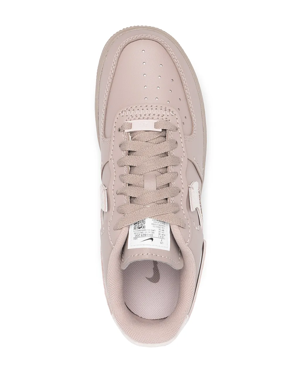 фото Nike кроссовки с нашивкой-логотипом