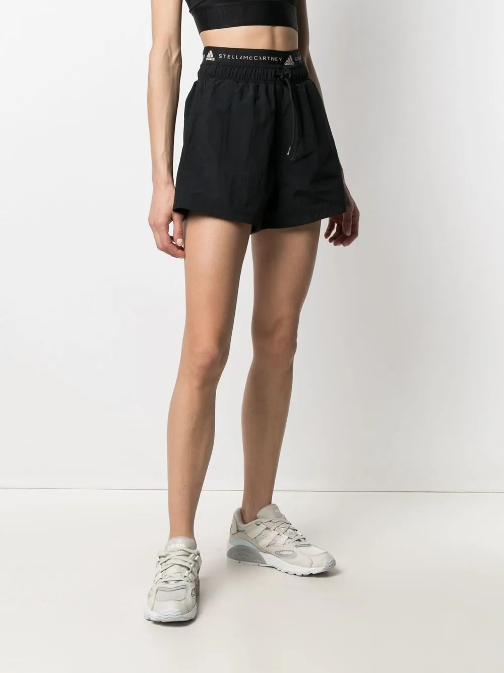 фото Adidas спортивные шорты из коллаборации со stella mccartney