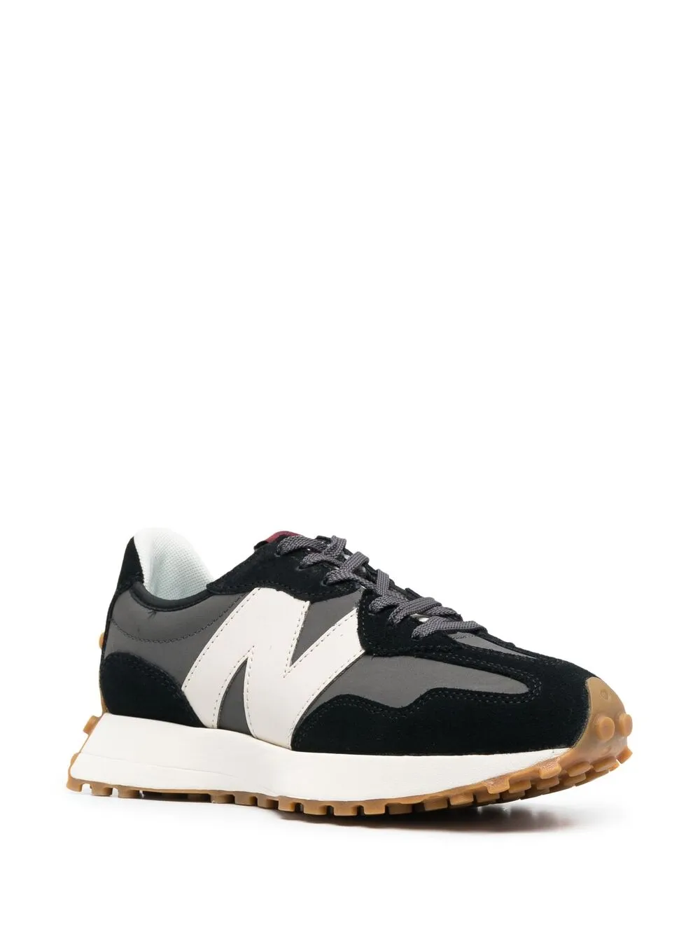 фото New balance кроссовки с нашивкой-логотипом