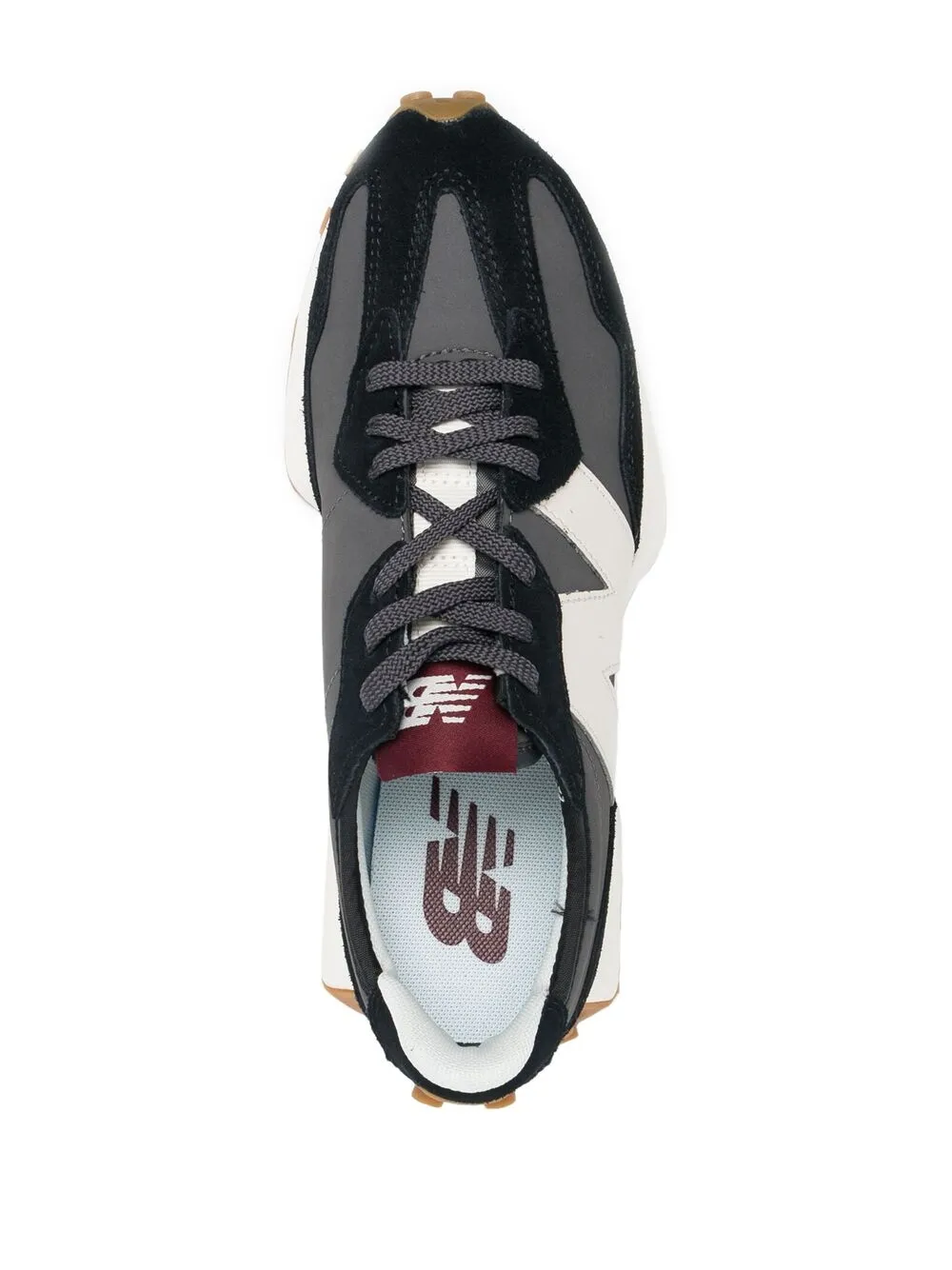 фото New balance кроссовки с нашивкой-логотипом