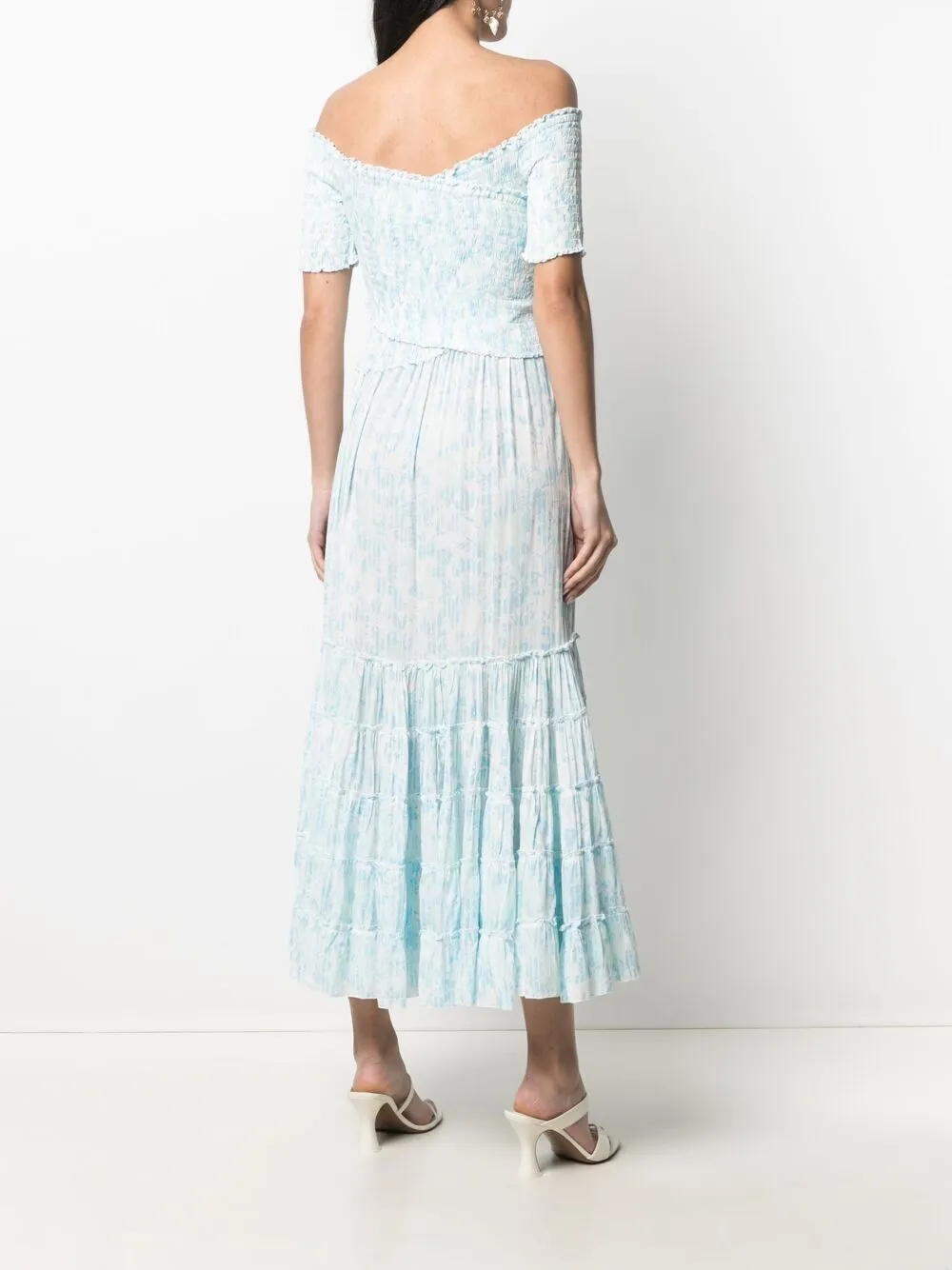 фото Poupette st barth платье миди с открытыми плечами и цветочным принтом