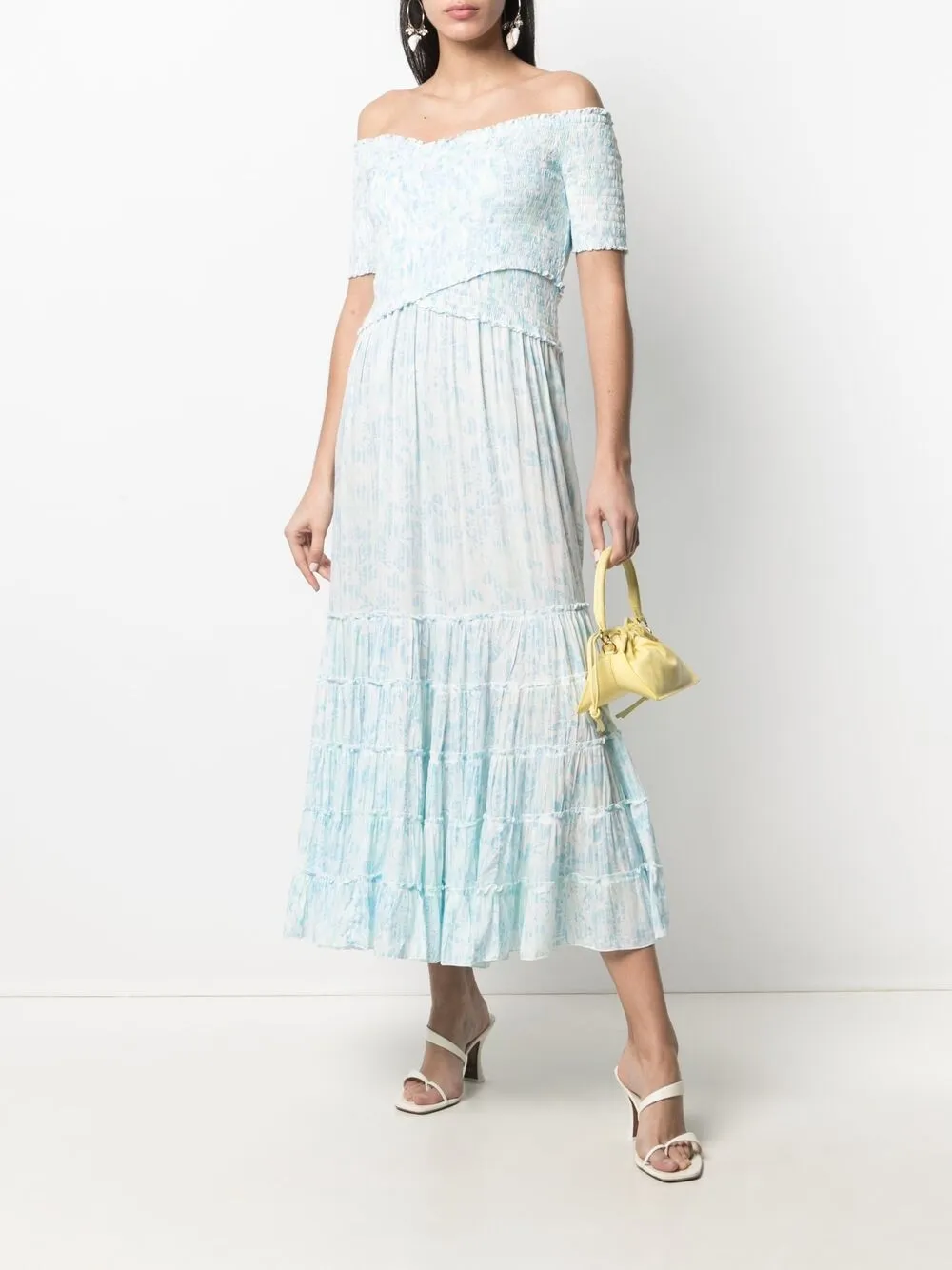 фото Poupette st barth платье миди с открытыми плечами и цветочным принтом