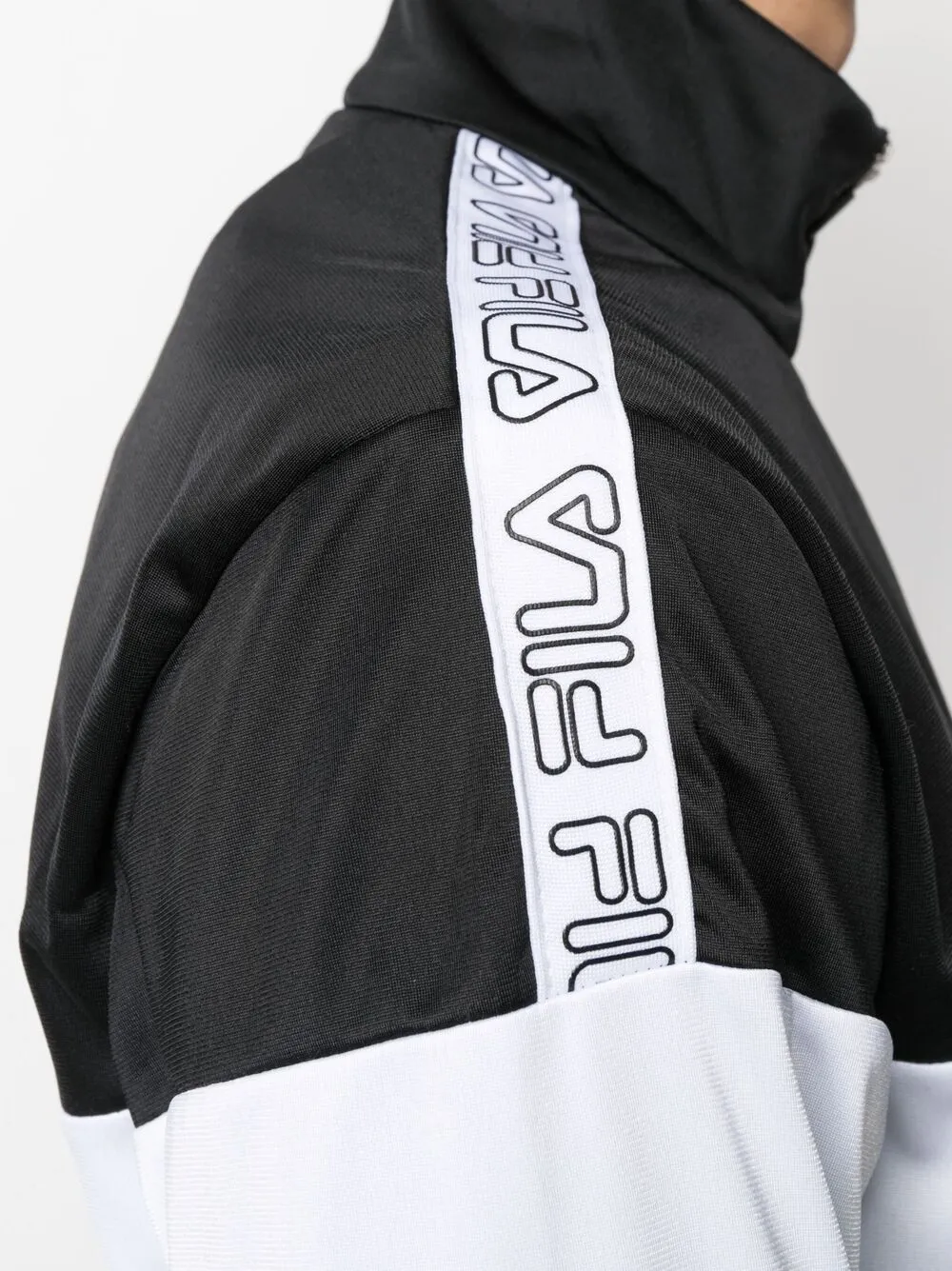 фото Fila куртка с логотипом
