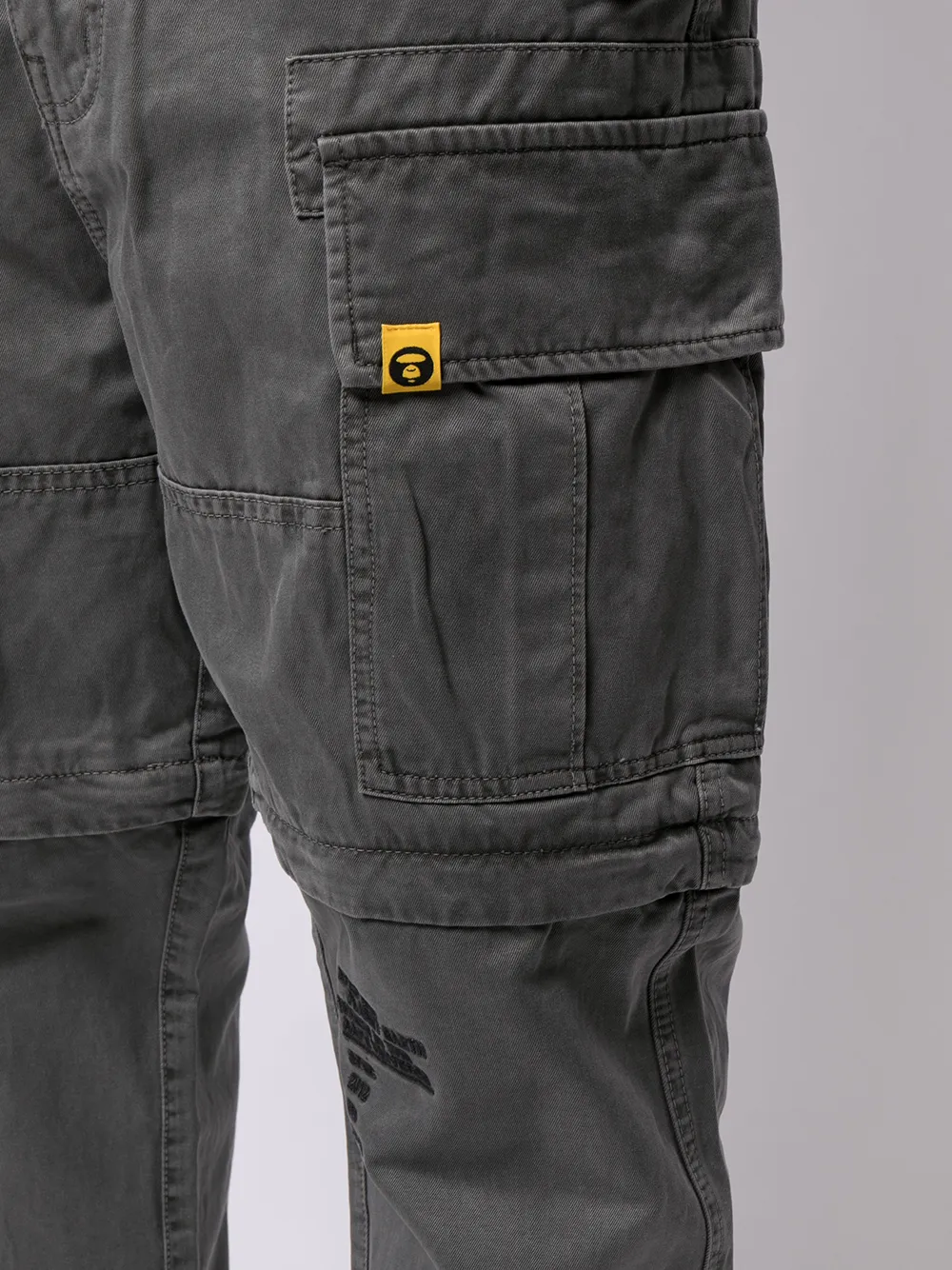 фото Aape by *a bathing ape® зауженные брюки карго