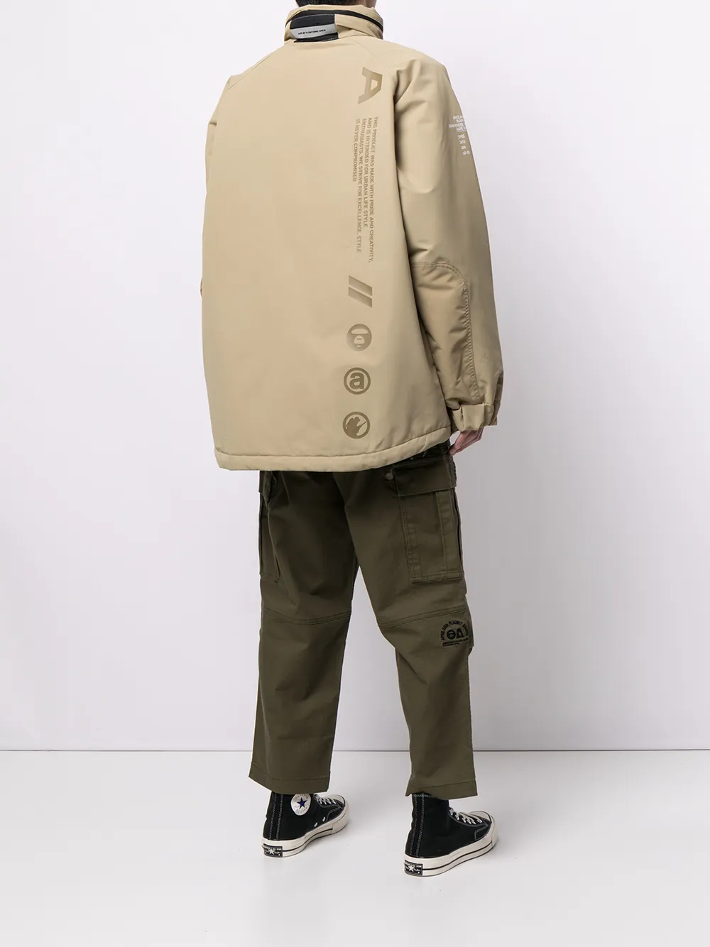 фото Aape by *a bathing ape® ветровка с нашивкой