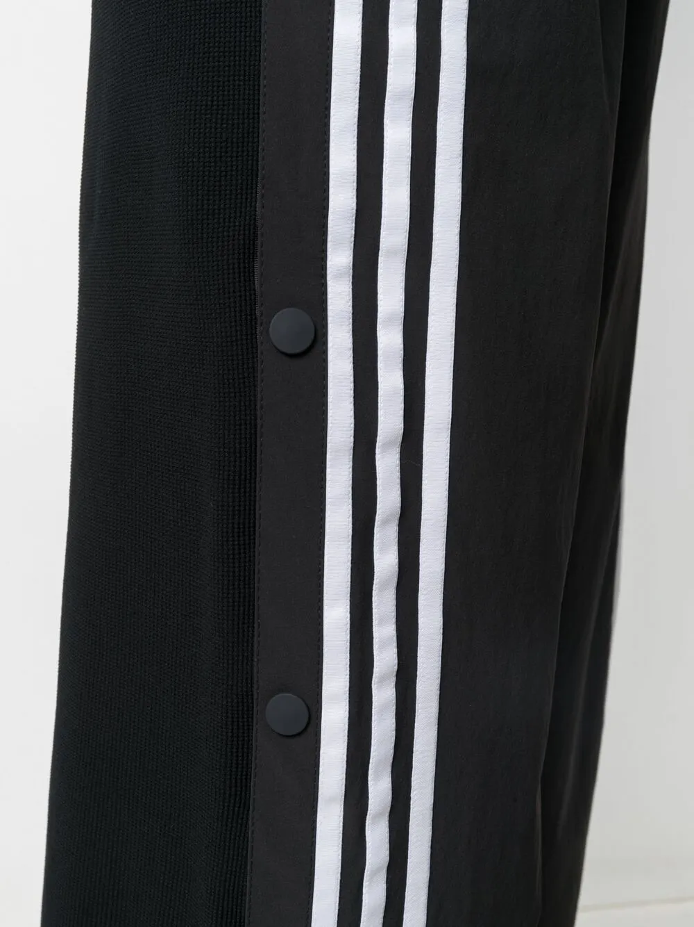 фото Adidas брюки originals с карманами на кнопках