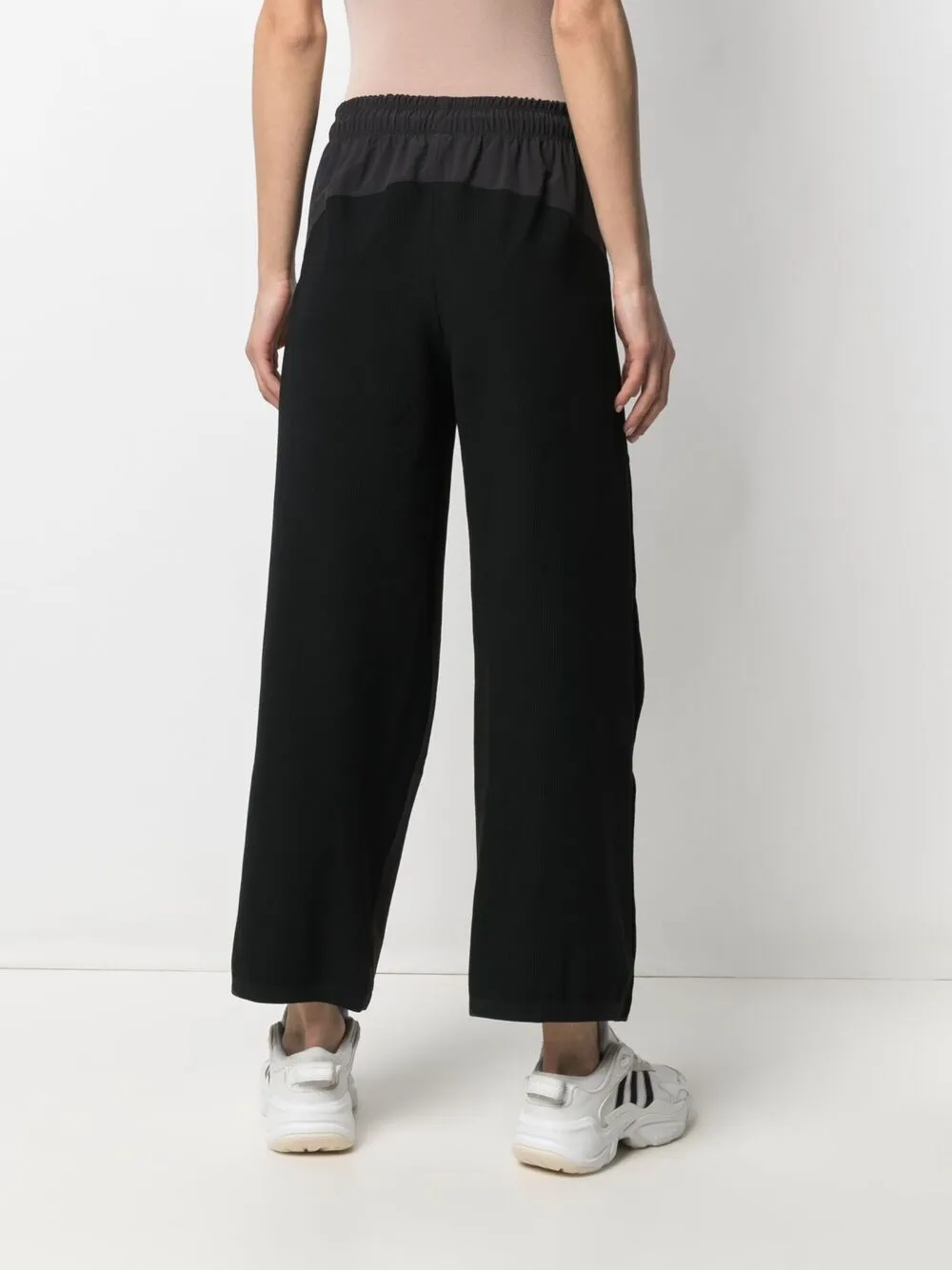 фото Adidas брюки originals с карманами на кнопках