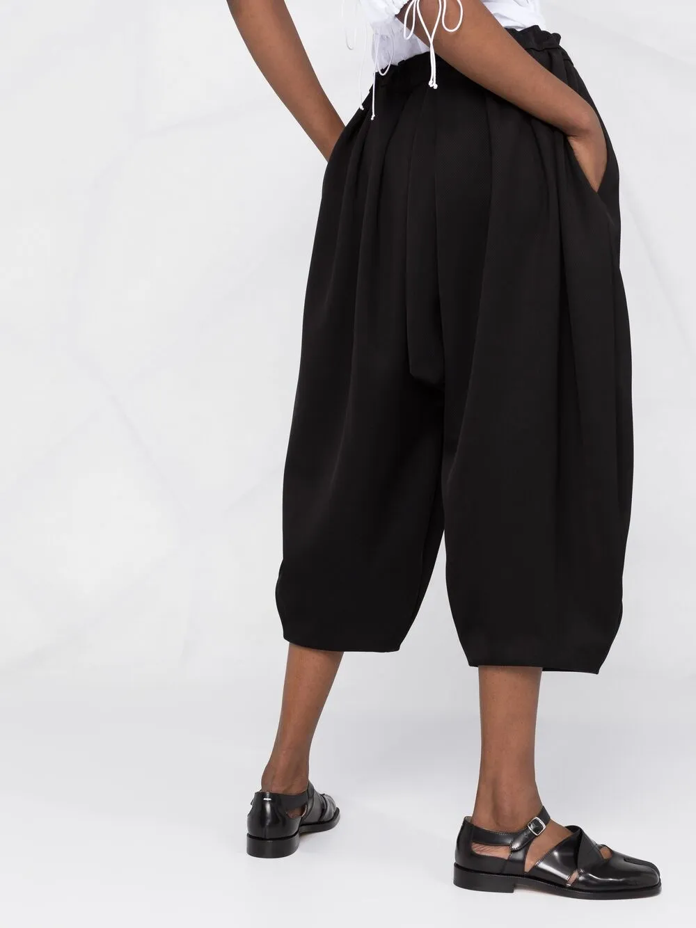 фото Comme des garçons укороченные брюки-шаровары