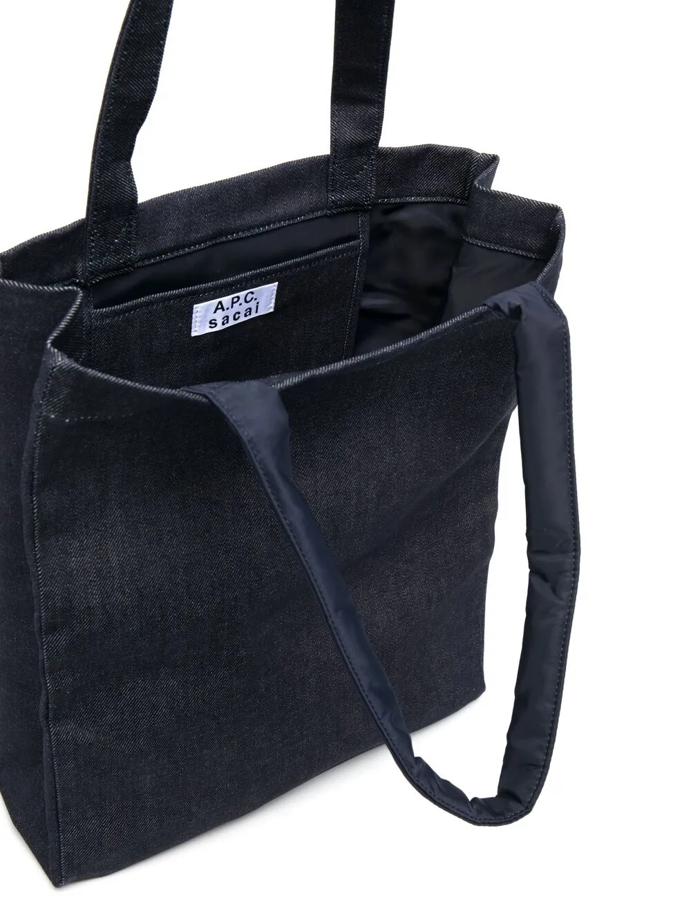 фото A.p.c. сумка-тоут с логотипом из коллаборации с sacai