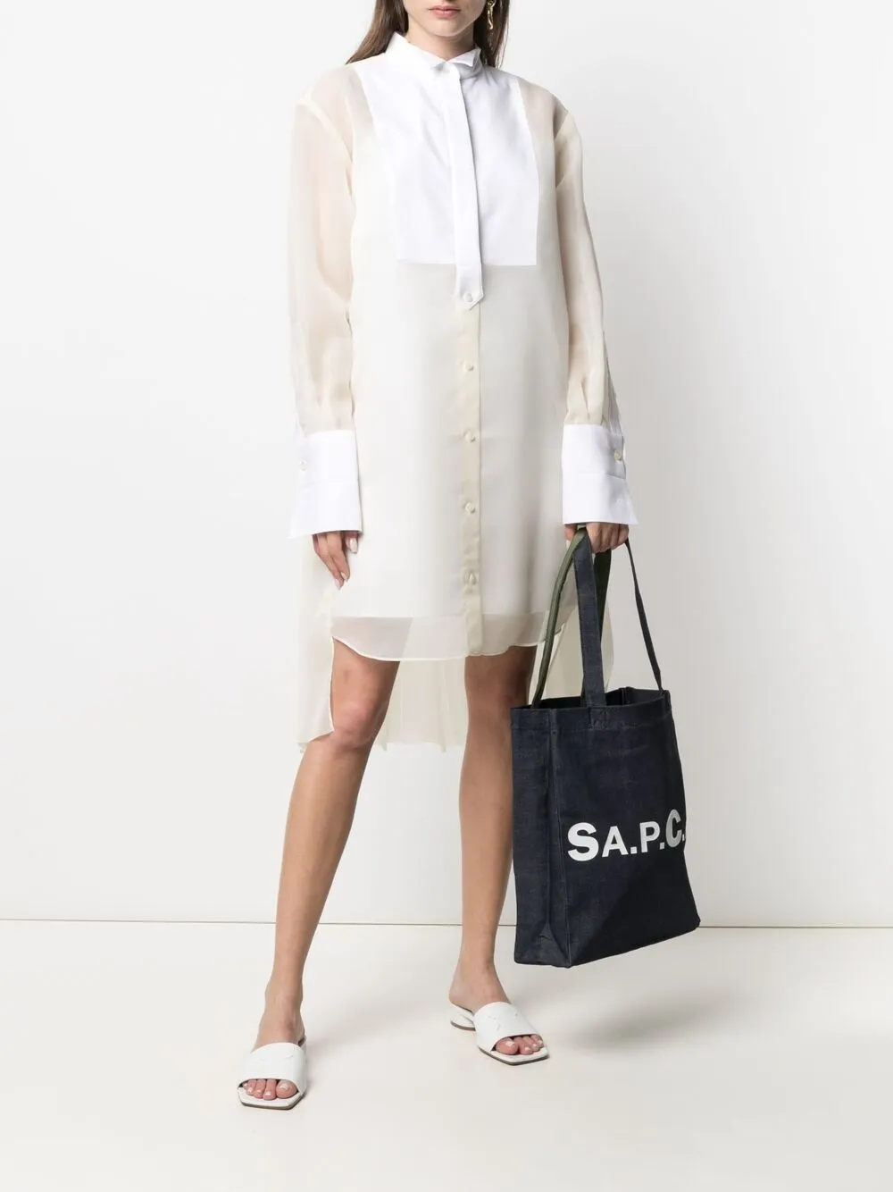 фото Sacai полупрозрачное платье-рубашка