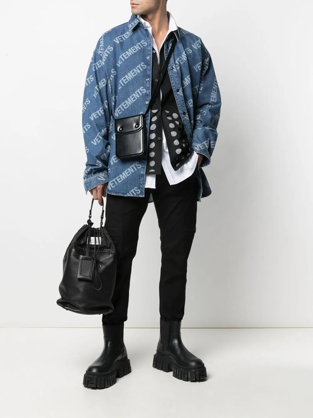 фото Vetements джинсовая рубашка с логотипом