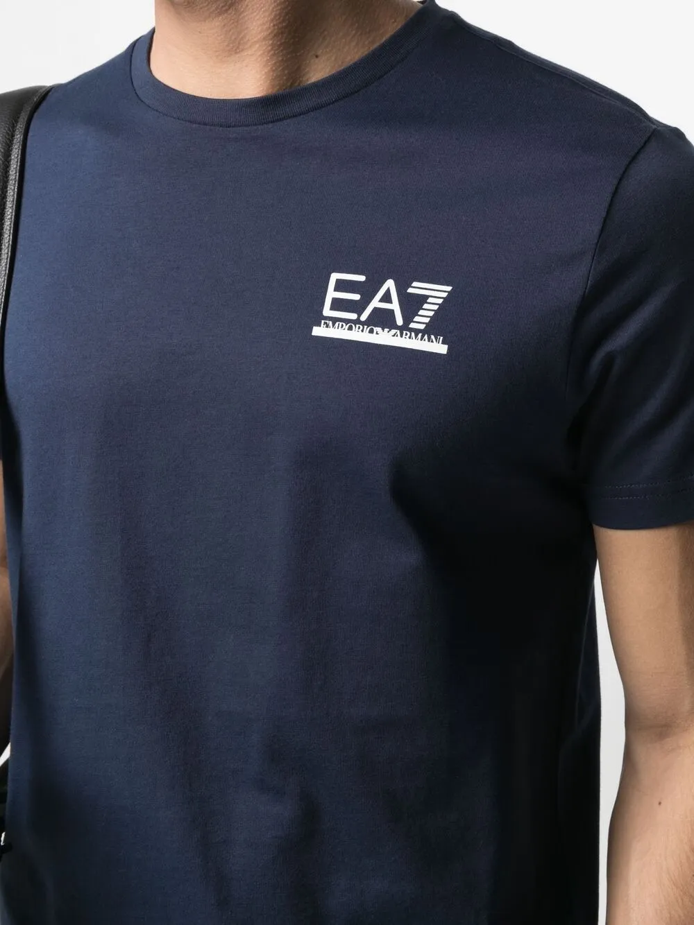 фото Ea7 emporio armani футболка с логотипом