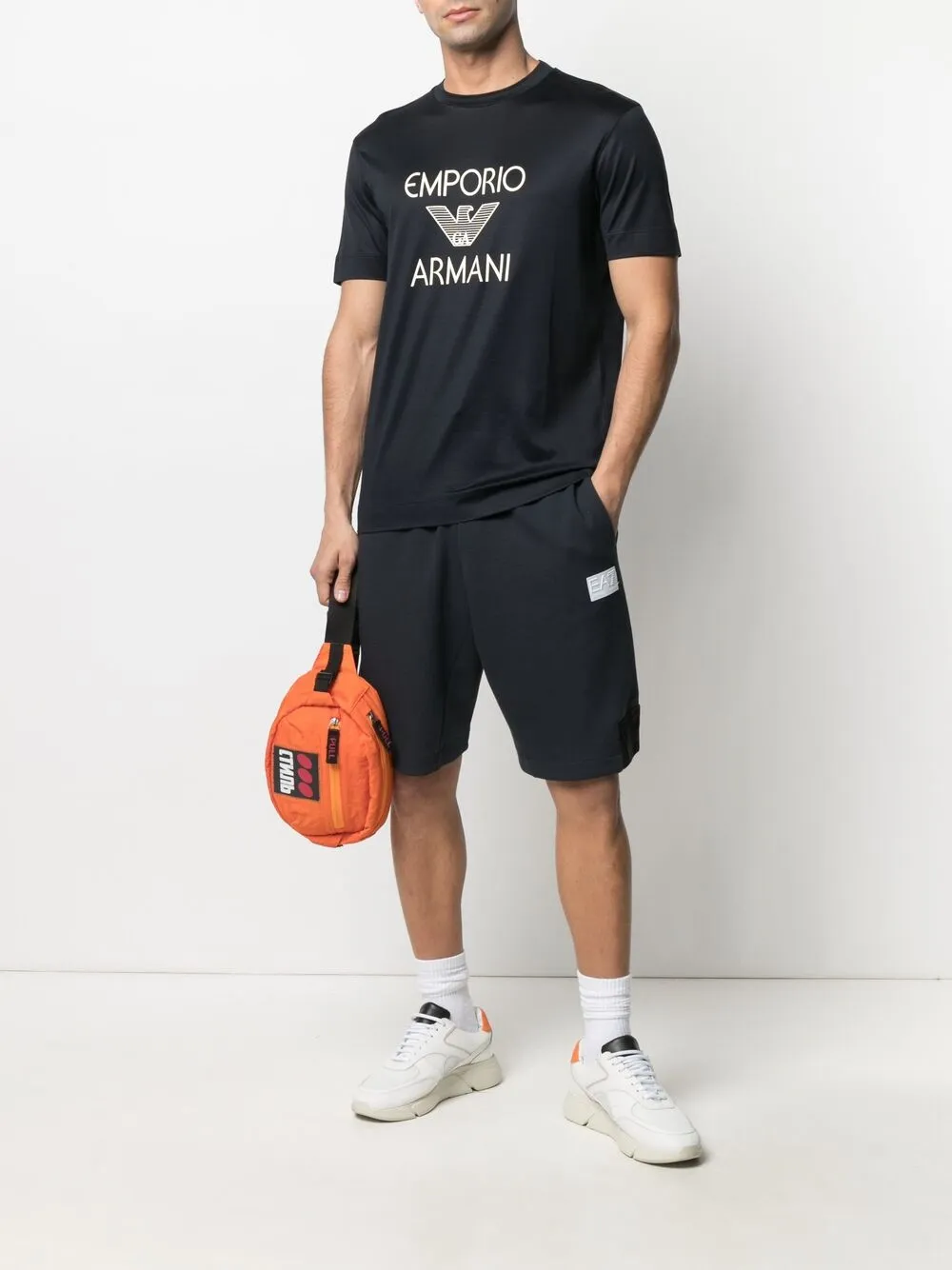 фото Emporio armani футболка с логотипом