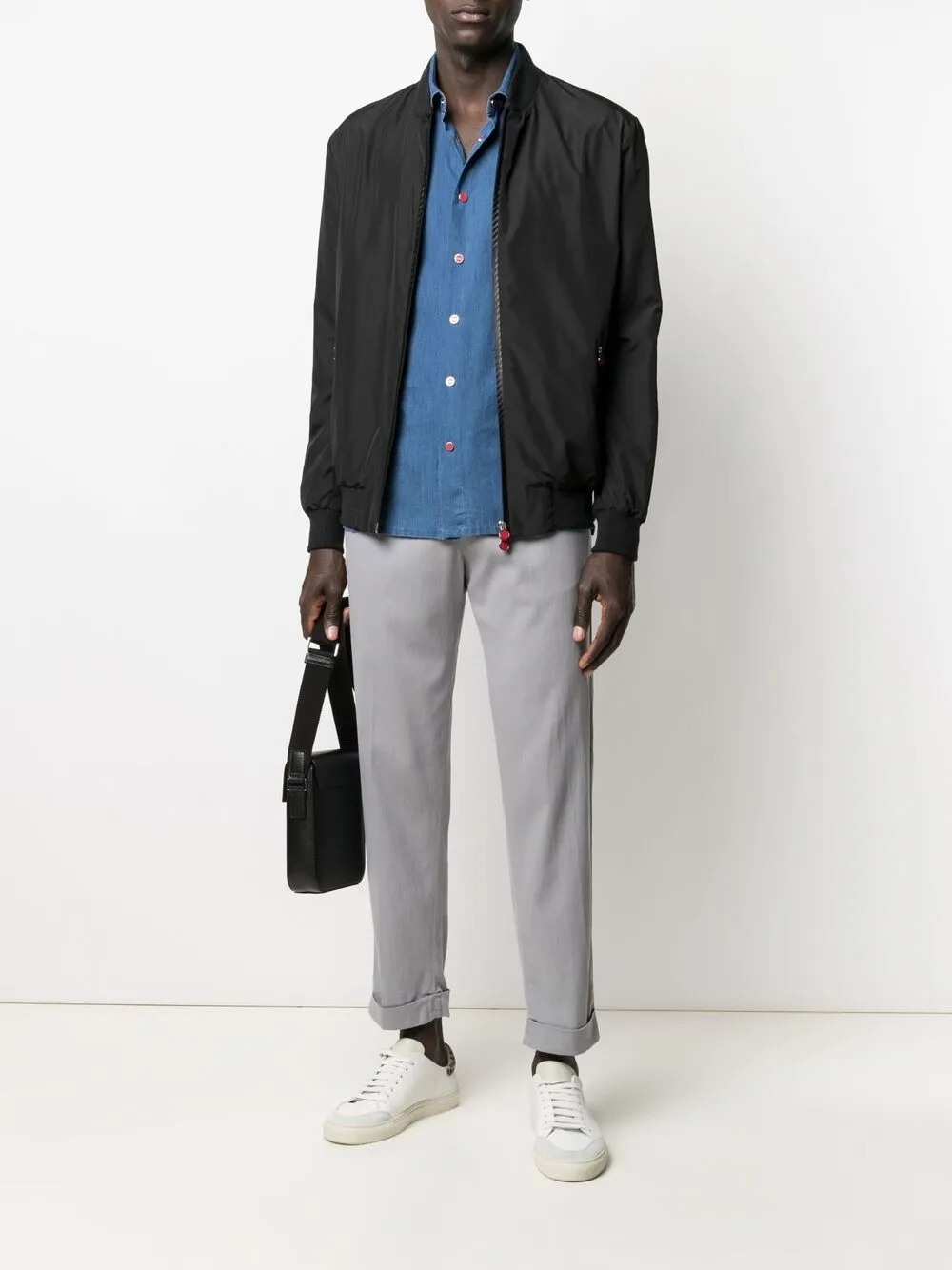 фото Kiton бомбер на молнии