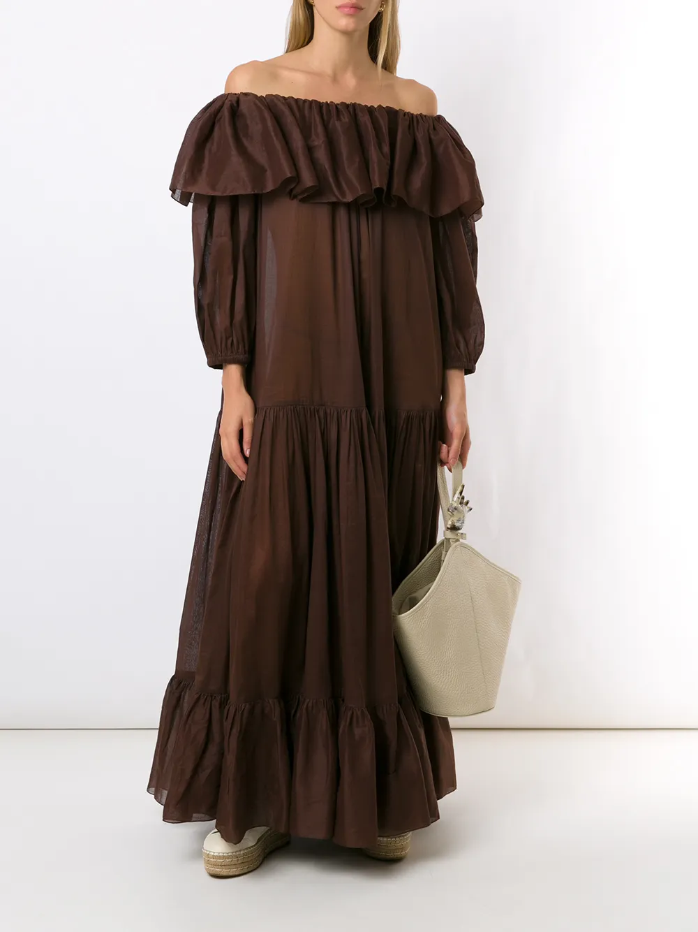 фото Matri платье макси с открытыми плечами и оборками
