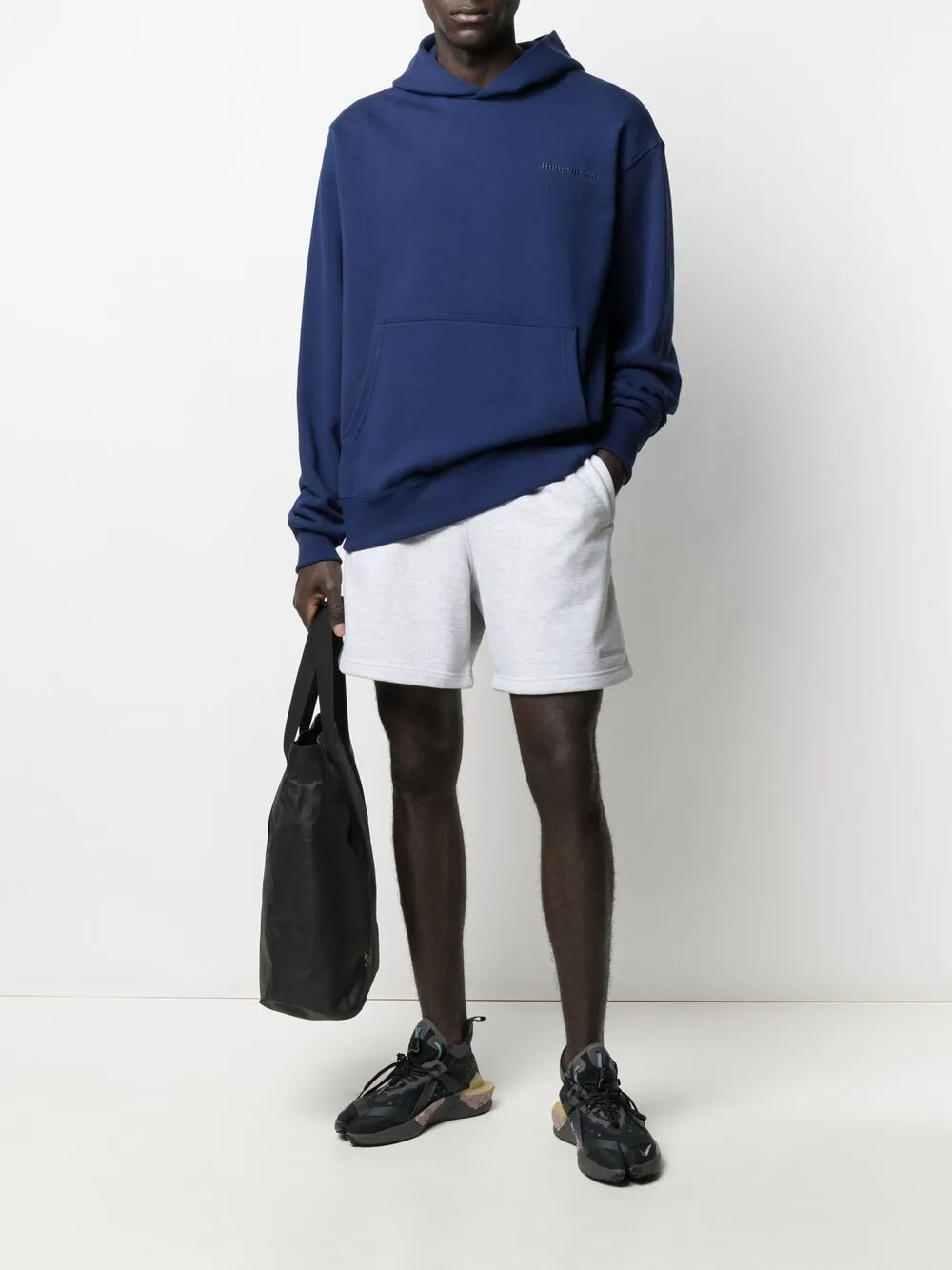 фото Adidas спортивные шорты с вышивкой