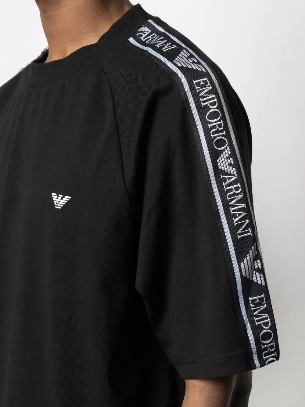 фото Emporio armani футболка с короткими рукавами и логотипом