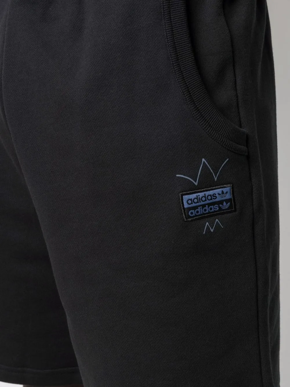 фото Adidas спортивные шорты abstract trefoil r.y.v.