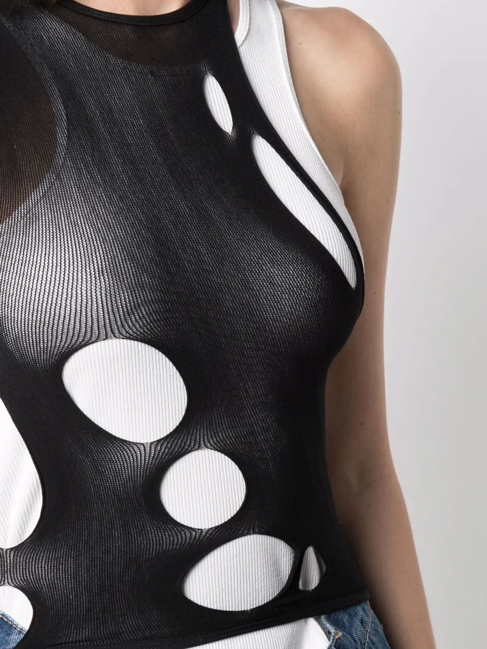 фото Rui топ с вырезами