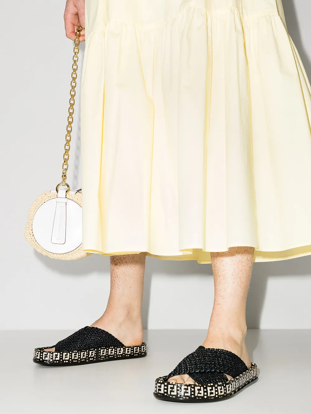 фото Fendi шлепанцы reflections на платформе
