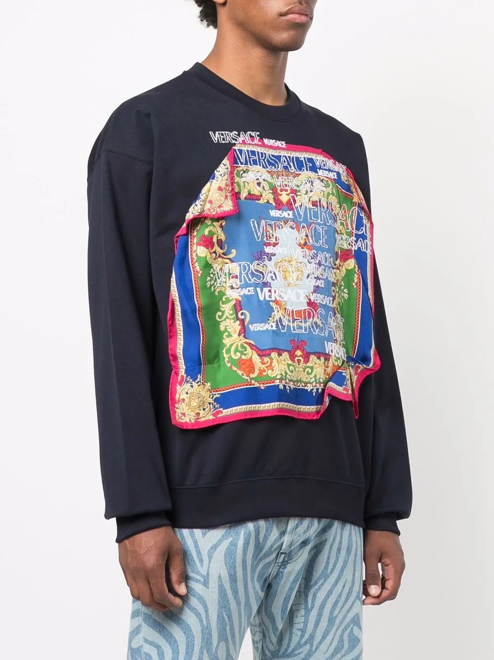 фото Versace толстовка с длинными рукавами и платком