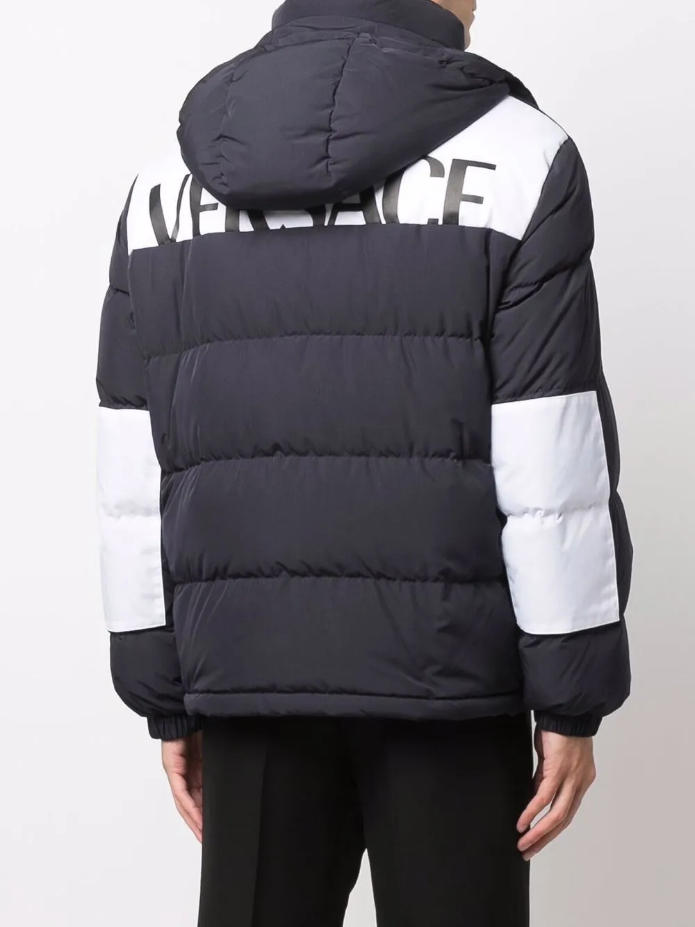 фото Versace пуховик с логотипом