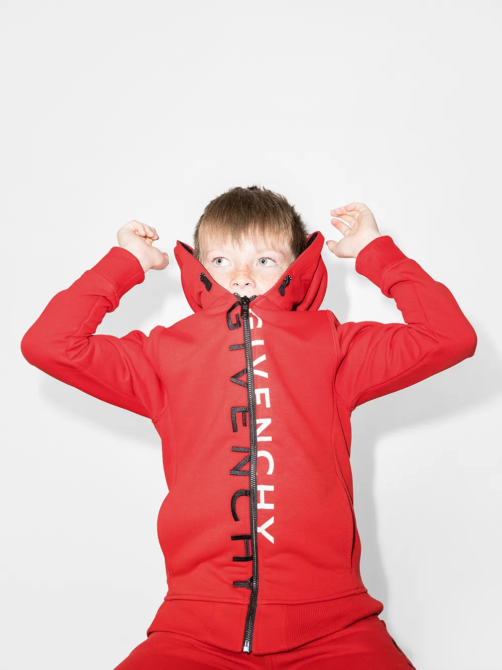 фото Givenchy kids толстовка на молнии с логотипом