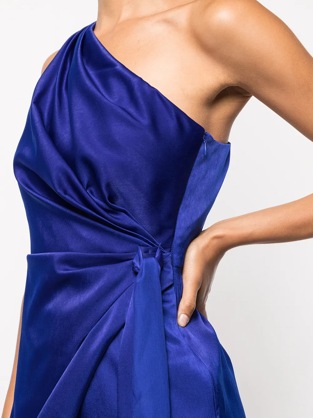 фото Aidan mattox атласное платье на одно плечо