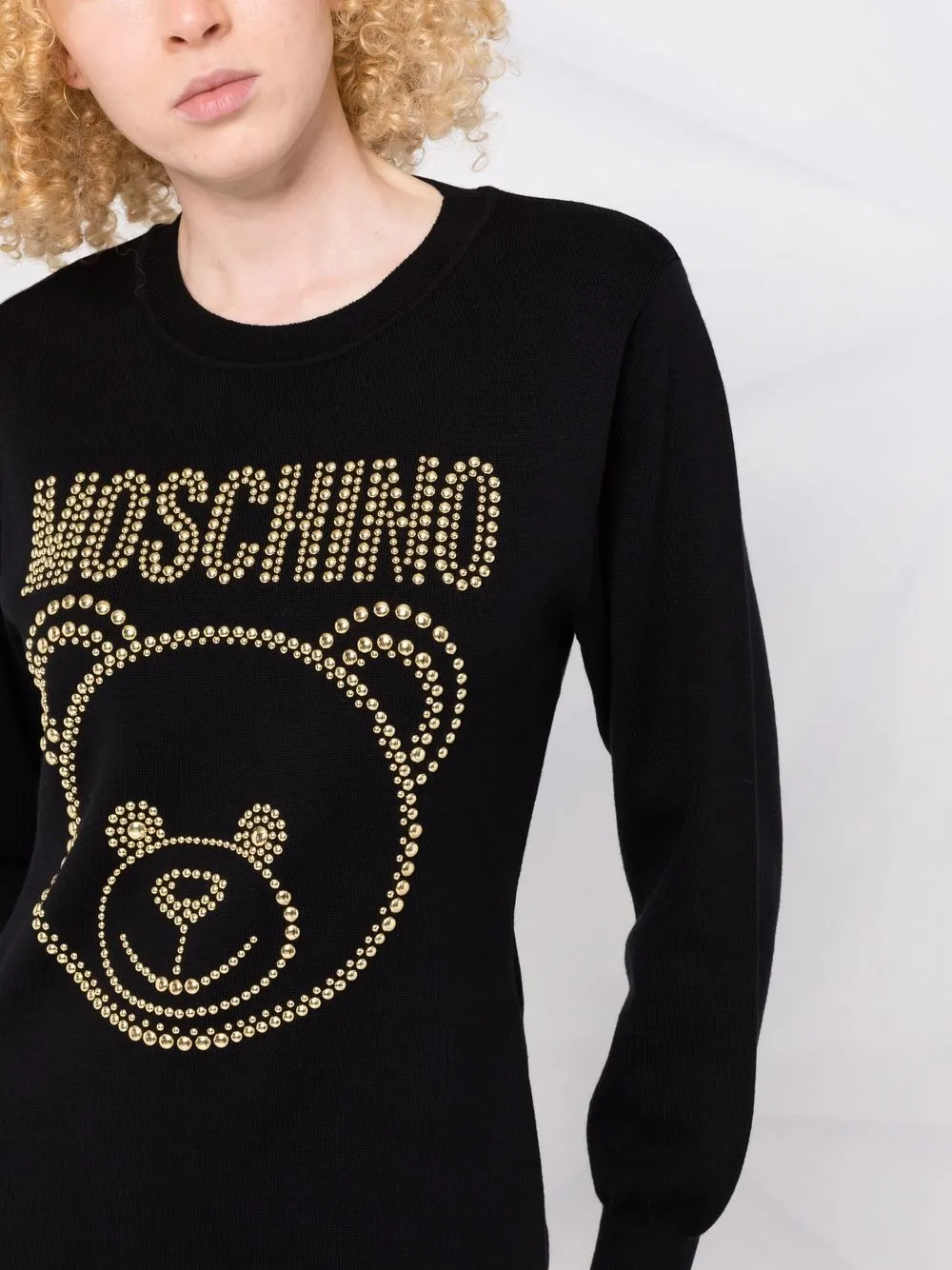 фото Moschino платье с заклепками и длинными рукавами