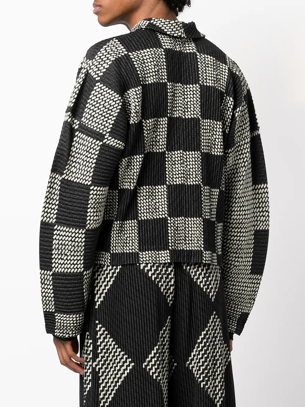 фото Homme plissé issey miyake куртка с плиссировкой и принтом