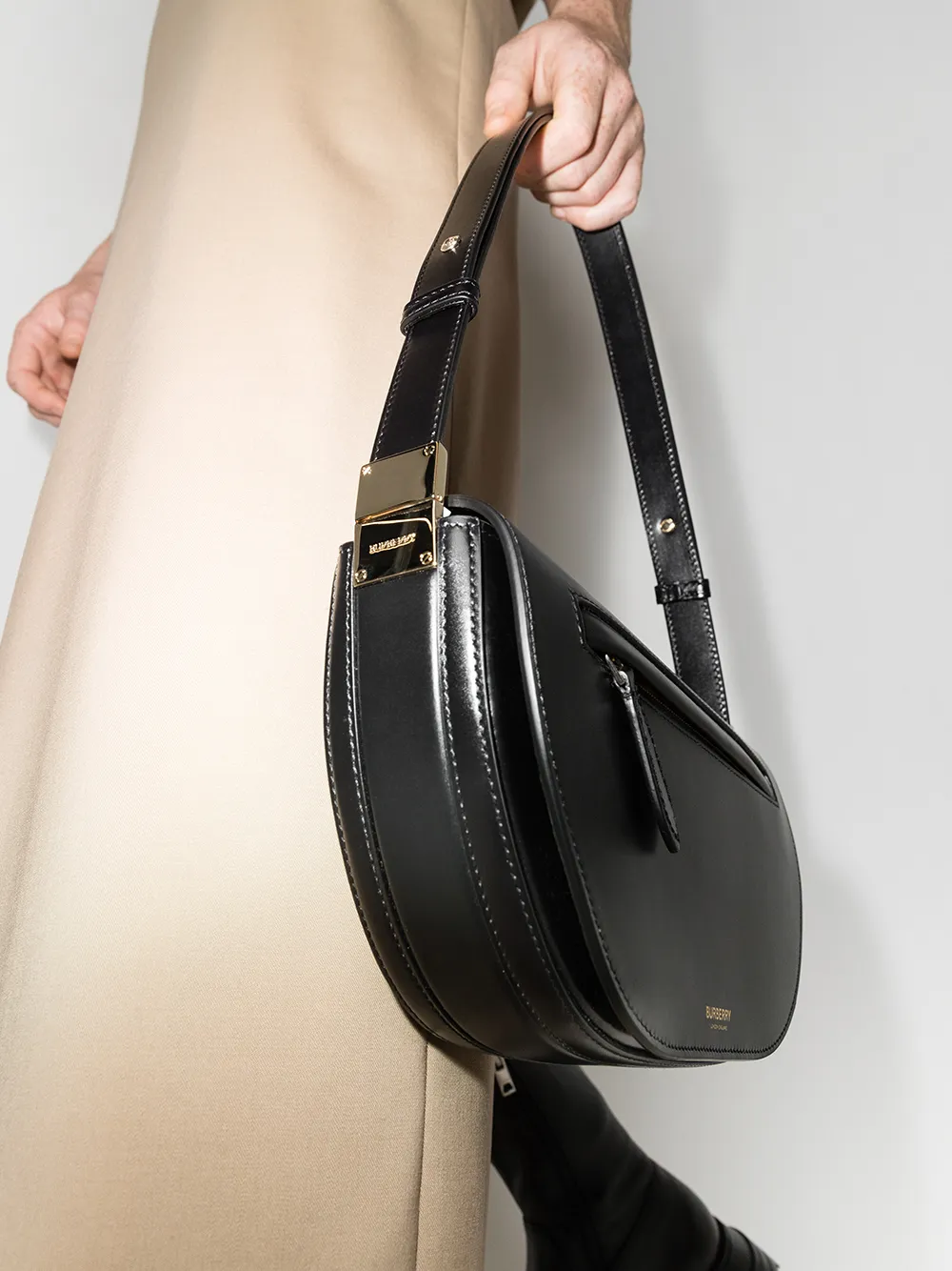 фото Burberry маленькая сумка на плечо olympia