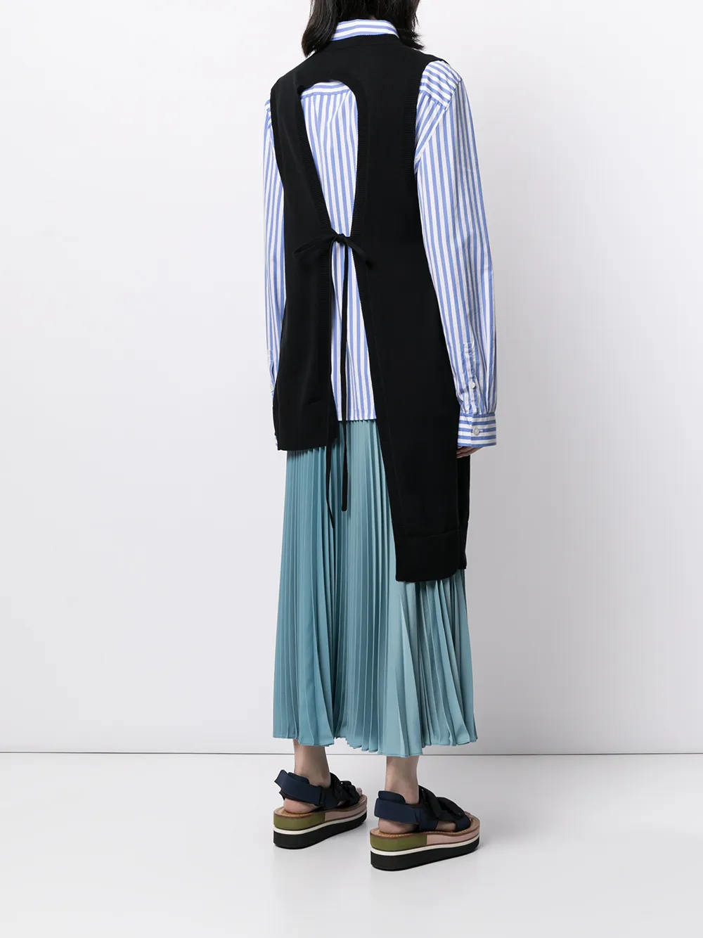 фото Enföld топ асимметричного кроя с вырезами